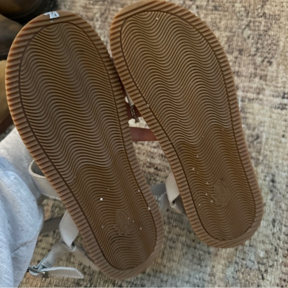 Chacos Grey Sandals sz 9 - Picture 5 of 7